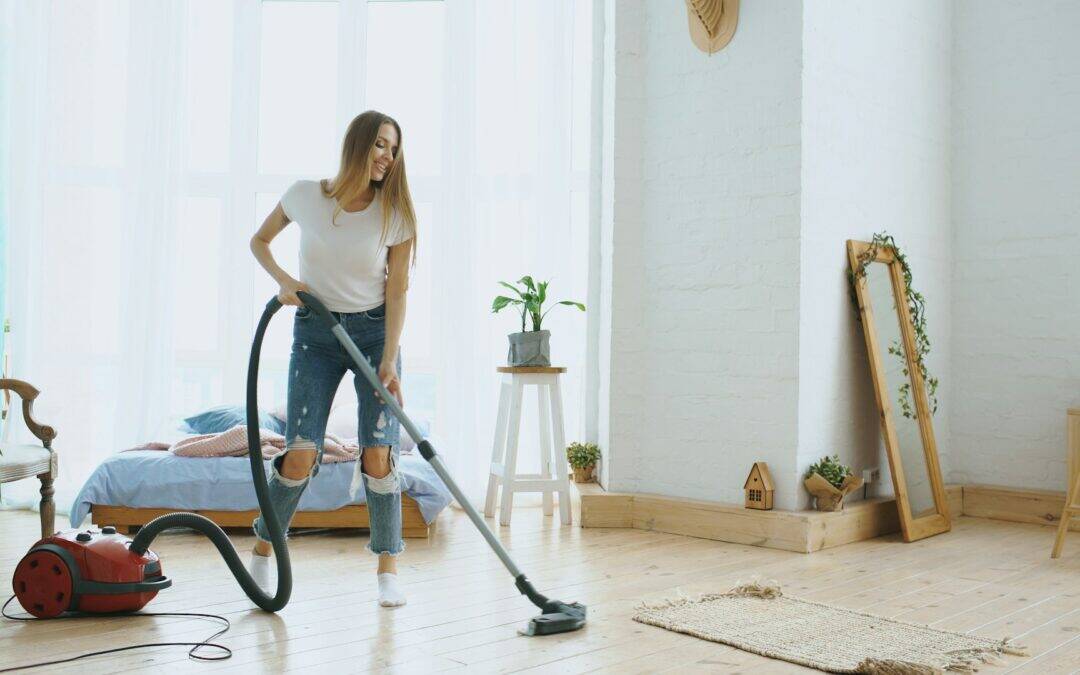 Clear the Clutter, Not Your Schedule: The Absolute Guide to Spring Cleaning & Storage